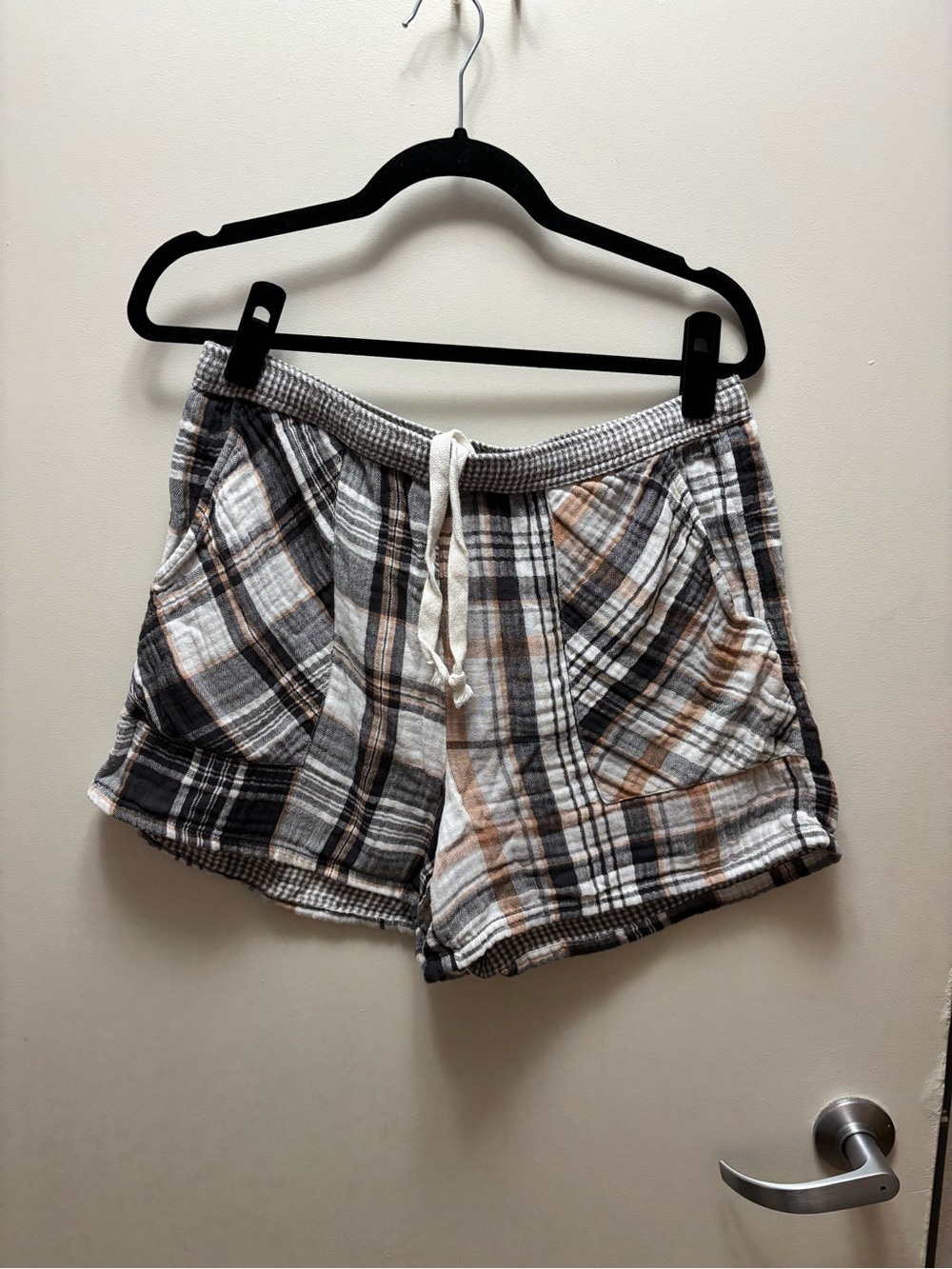 aerie Plaid Drawstring Shorts in Gray and Tan